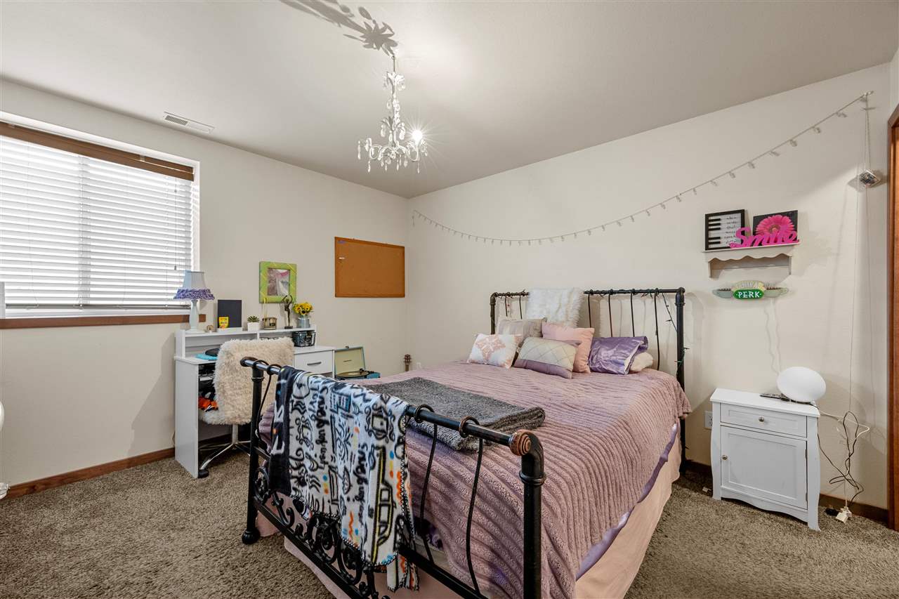 323 Windflower Lane Solon IA 52333
