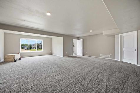 286 Kenneth Drive Iowa City IA 52245