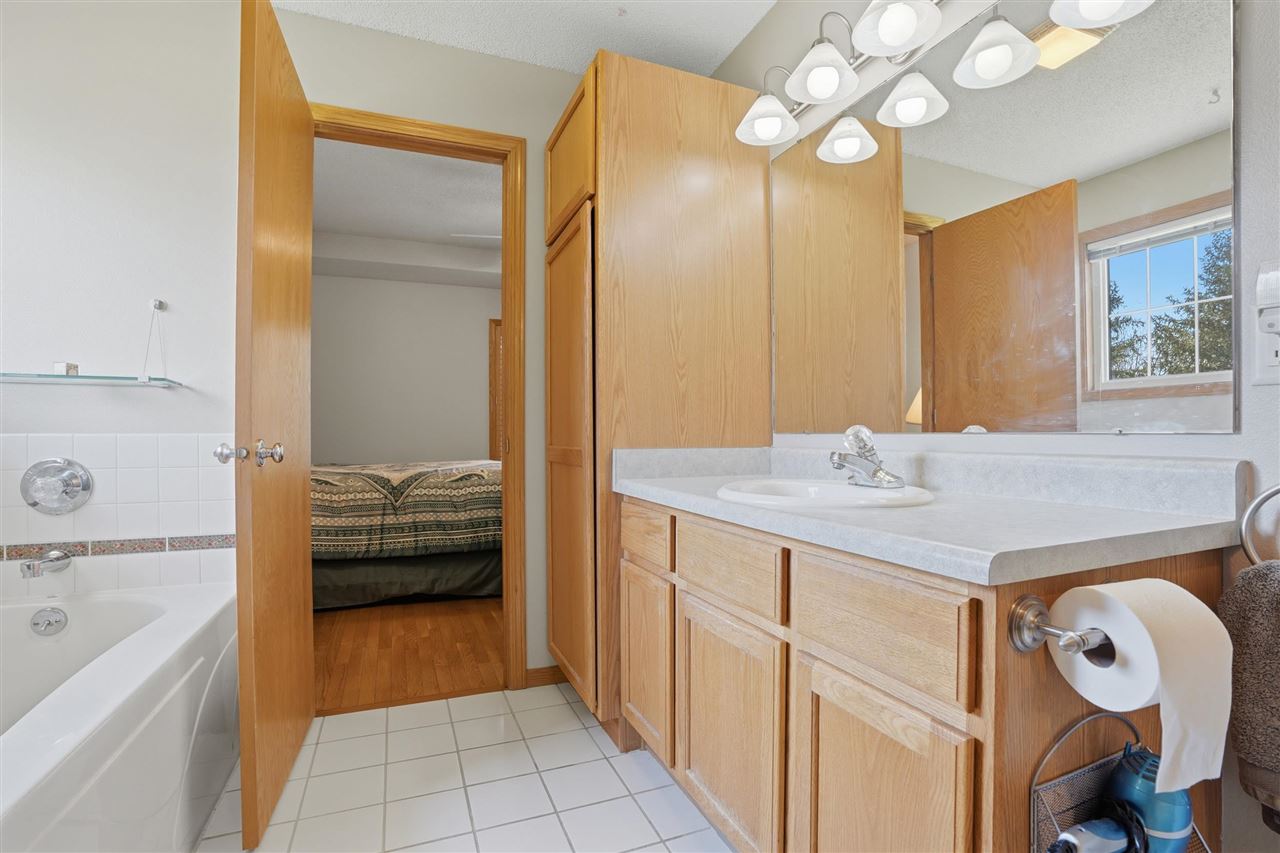 1359 Emily Court Iowa City IA 52246