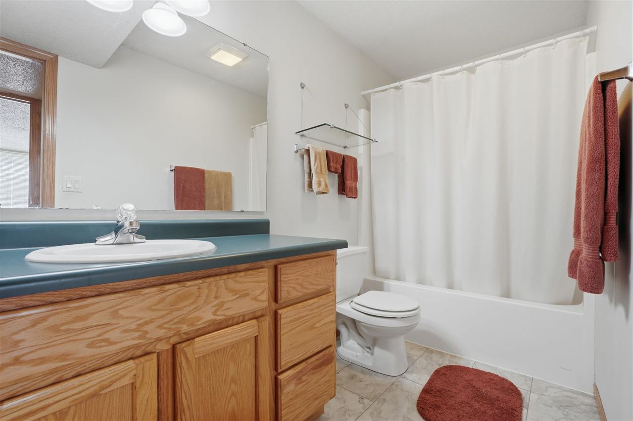1359 Emily Court Iowa City IA 52246