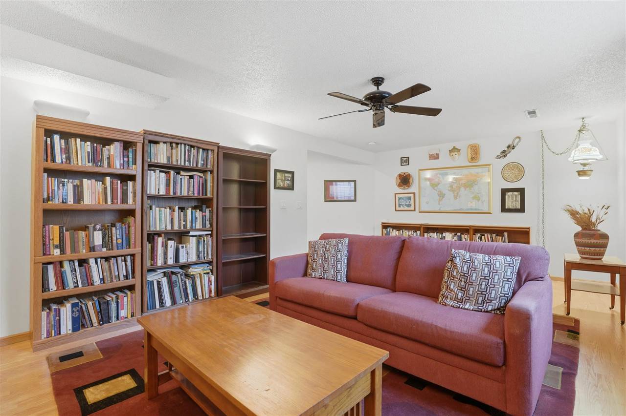 1359 Emily Court Iowa City IA 52246