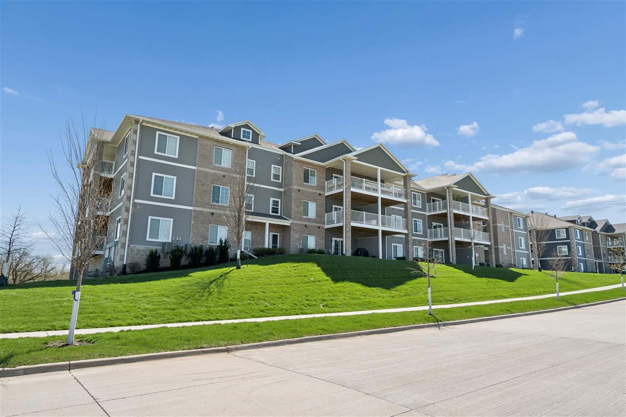 2871 Spring Rose Circle Coralville IA 52241