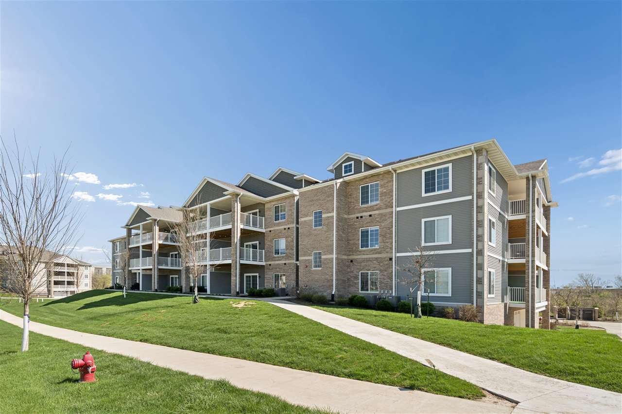 2871 Spring Rose Circle Coralville IA 52241