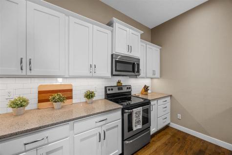 1516 Ranier Drive Iowa City IA 52246