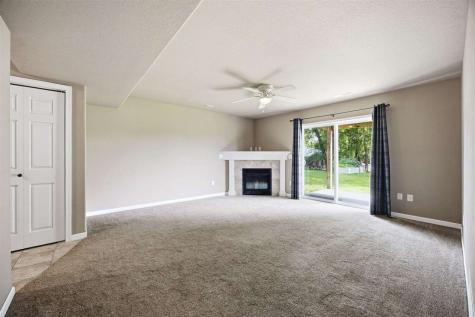 105 Pedersen West Branch IA 52358