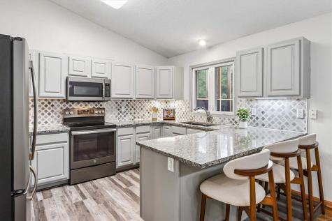 2283 E Grantview Drive Coralville IA 52241