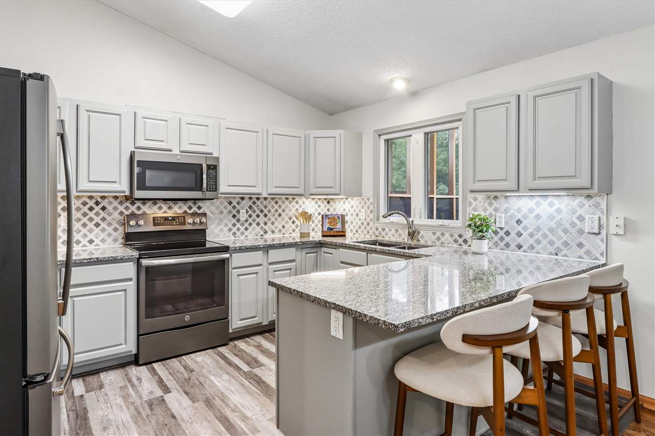 2283 E Grantview Drive Coralville IA 52241