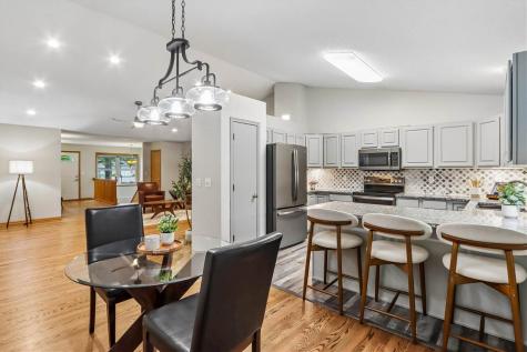 2283 E Grantview Drive Coralville IA 52241