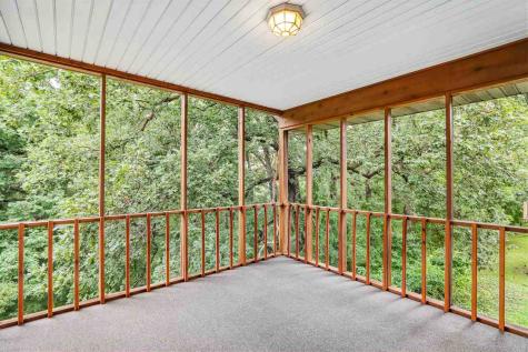 2283 E Grantview Drive Coralville IA 52241