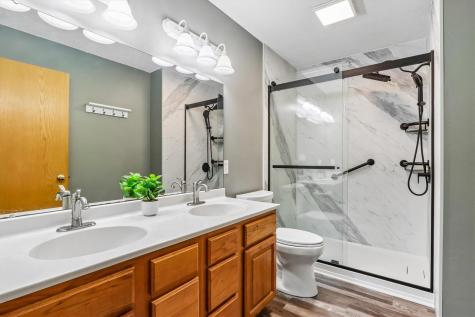 2283 E Grantview Drive Coralville IA 52241