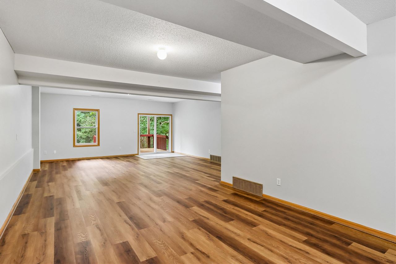 2283 E Grantview Drive Coralville IA 52241
