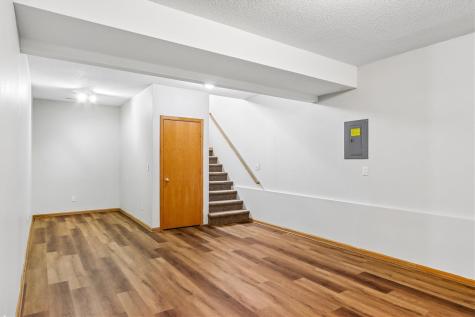 2283 E Grantview Drive Coralville IA 52241