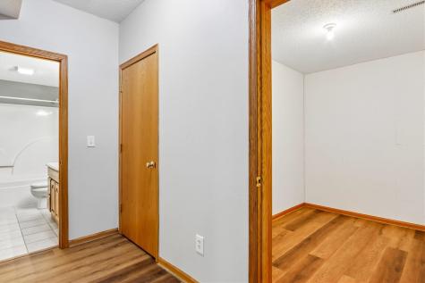 2283 E Grantview Drive Coralville IA 52241