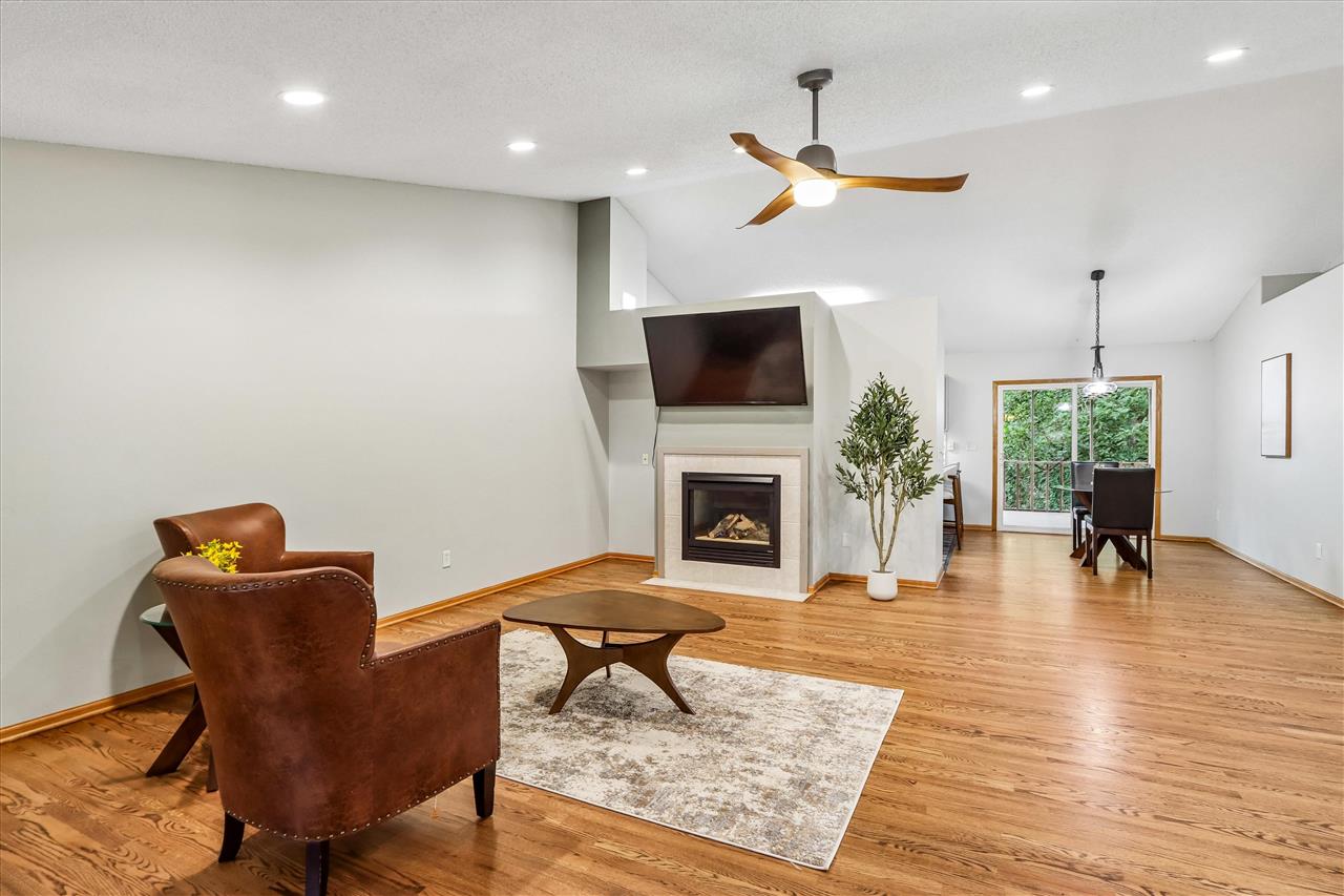 2283 E Grantview Drive Coralville IA 52241