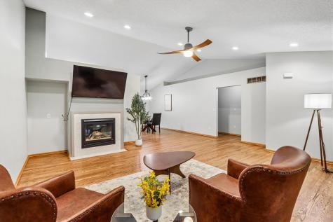 2283 E Grantview Drive Coralville IA 52241