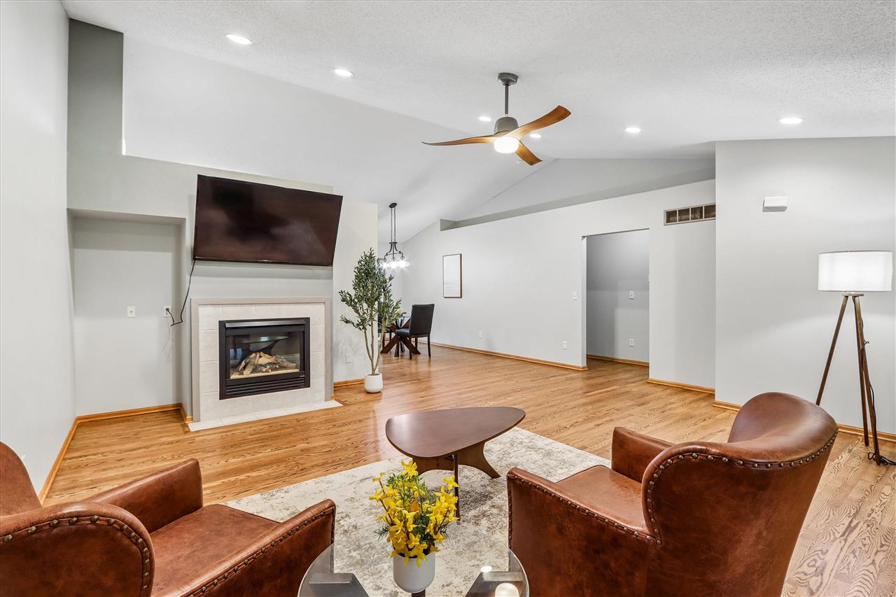2283 E Grantview Drive Coralville IA 52241