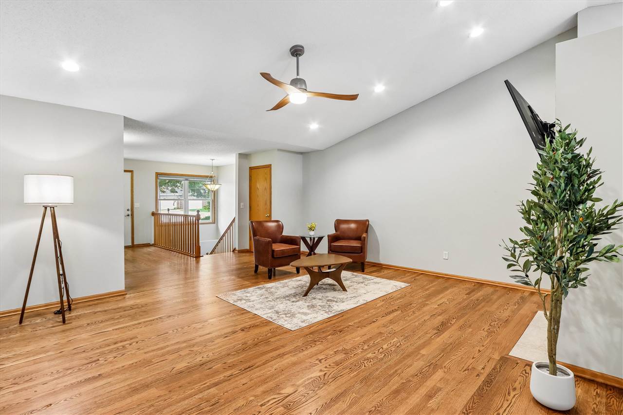 2283 E Grantview Drive Coralville IA 52241