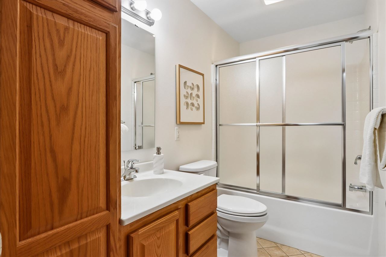 105 Notting Hill Lane Iowa City IA 52245