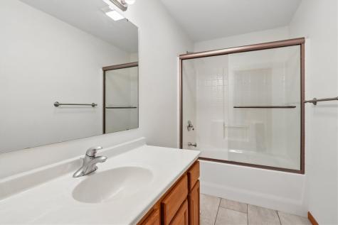 105 Notting Hill Lane Iowa City IA 52245