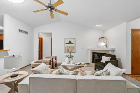 105 Notting Hill Lane Iowa City IA 52245