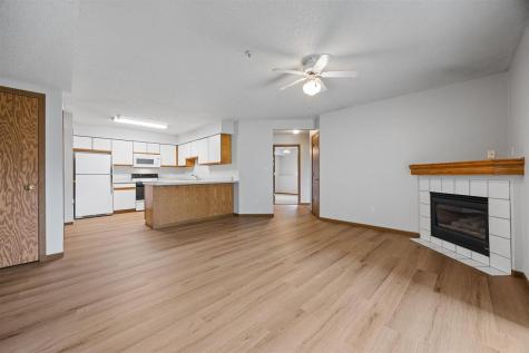 38 Westside Drive Iowa City IA 52246