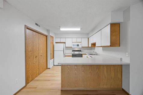 38 Westside Drive Iowa City IA 52246
