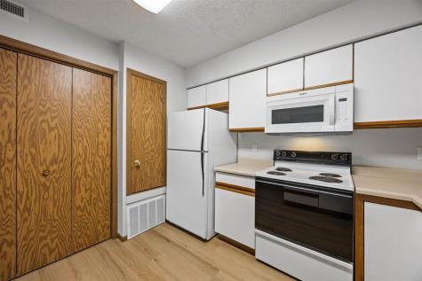 38 Westside Drive Iowa City IA 52246