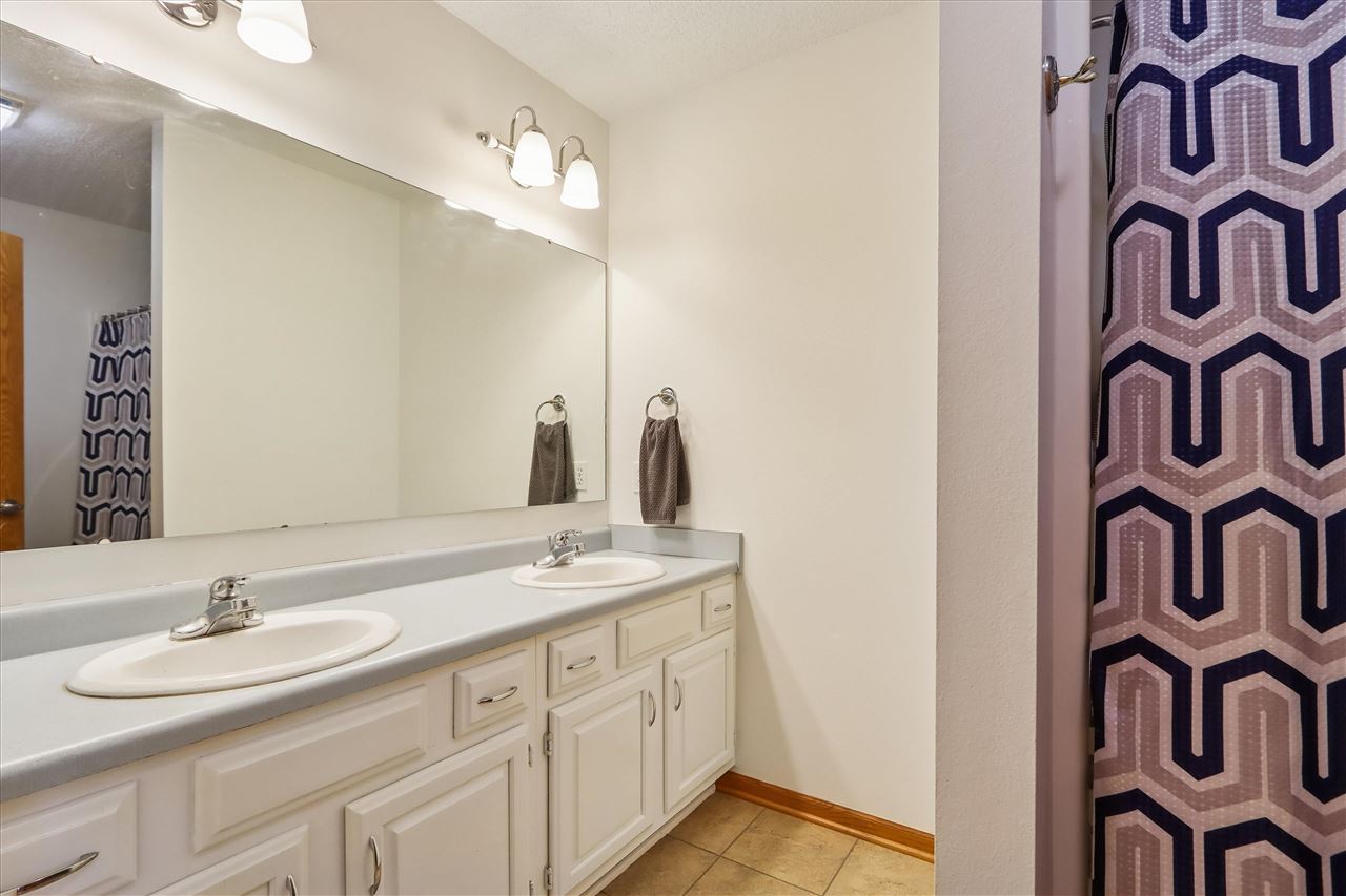 1342 Oxford Place Iowa City IA 52240