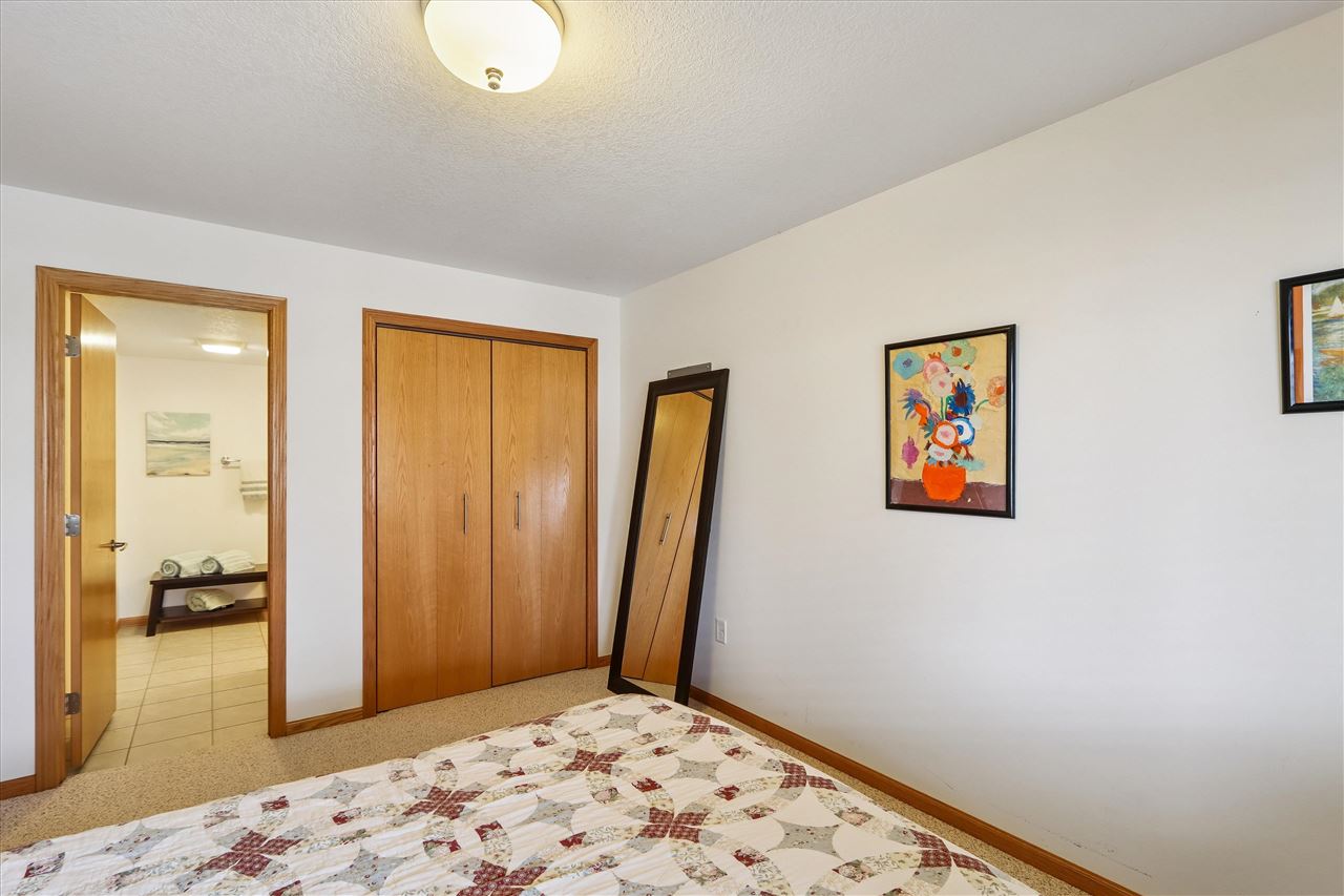 1342 Oxford Place Iowa City IA 52240
