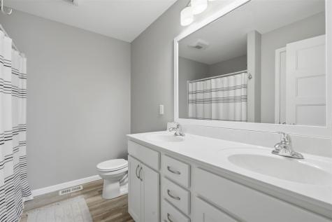 1421 Applewood Drive Fairfax IA 52228