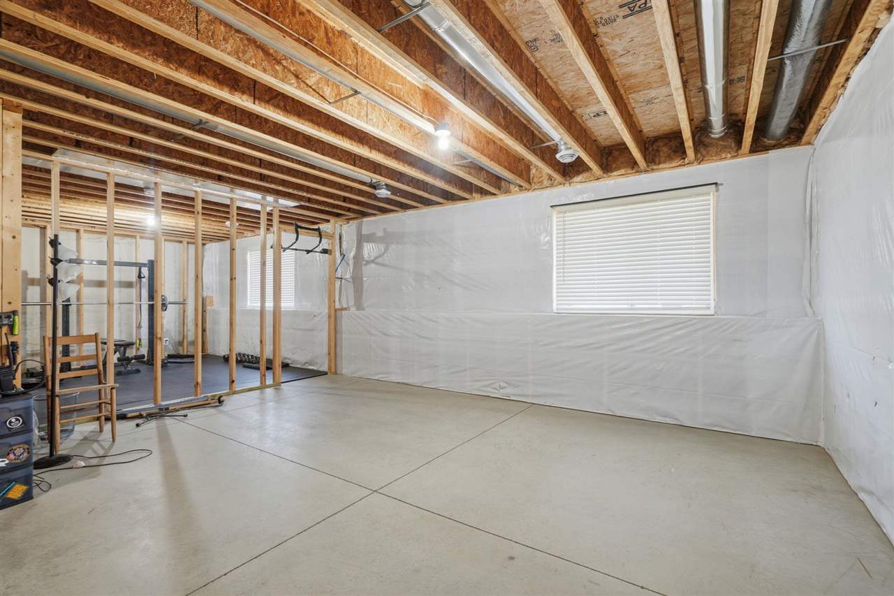 1421 Applewood Drive Fairfax IA 52228