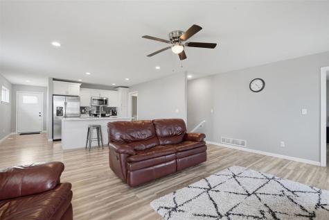 1421 Applewood Drive Fairfax IA 52228