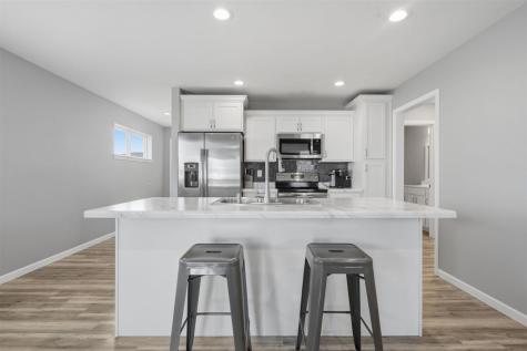 1421 Applewood Drive Fairfax IA 52228