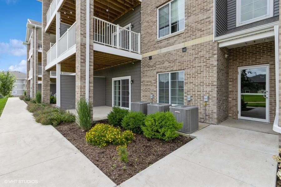 2871 Spring Rose Circle Coralville IA 52241