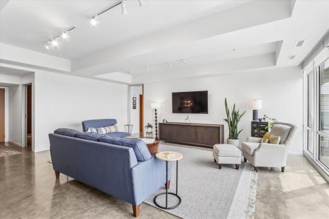404 E College Iowa City IA 52240