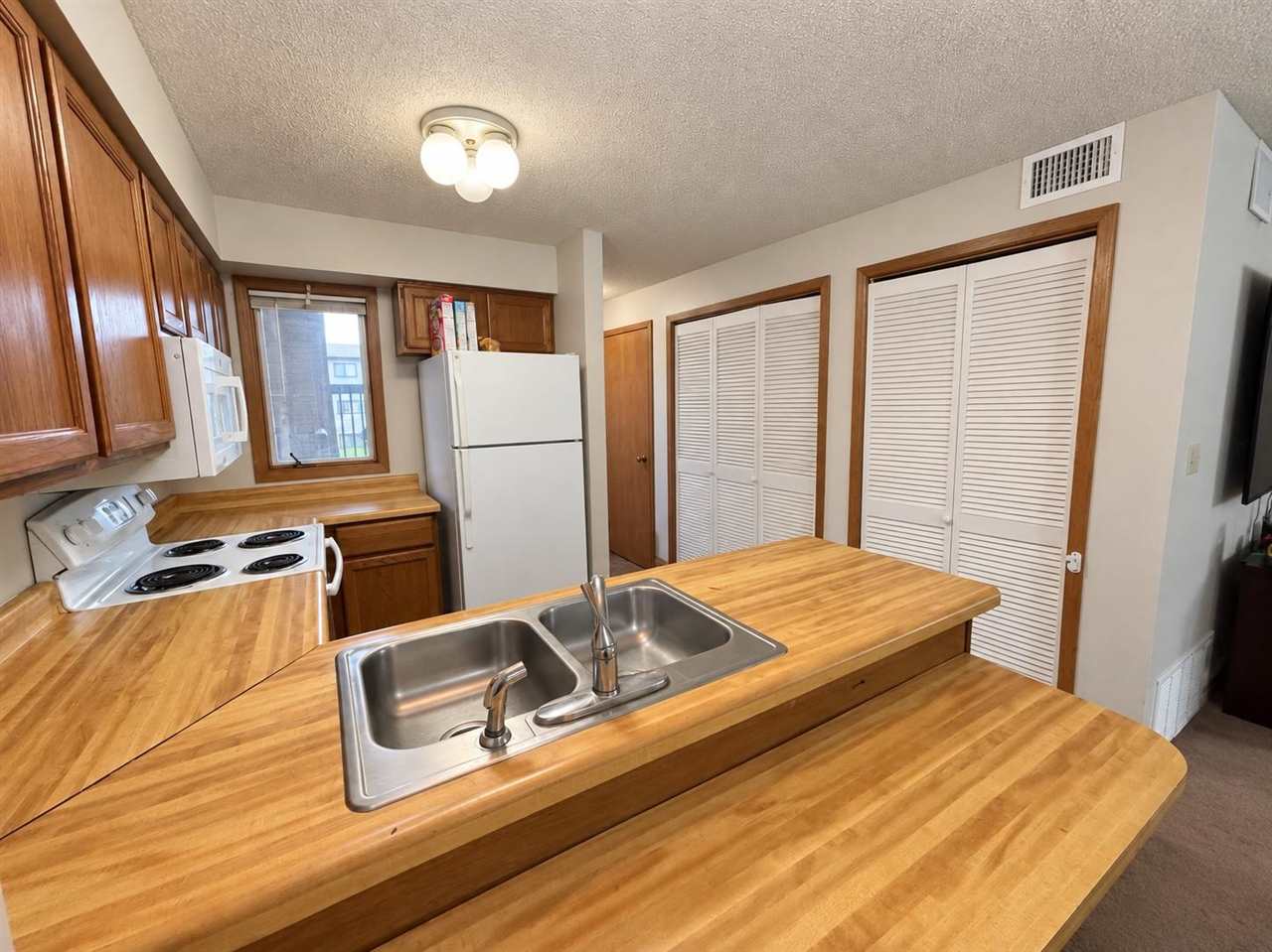 2620 Westwinds Drive Iowa City IA 52246
