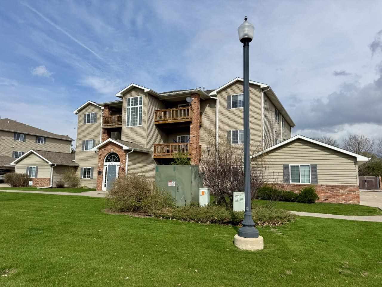 2706 Triple Crown Lane Iowa City IA 52240