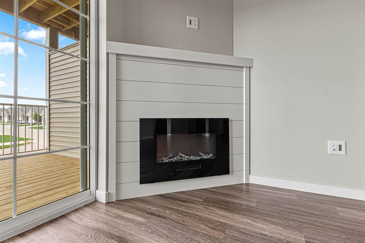 2877 Spring Rose Circle #207 Coralville IA 52241