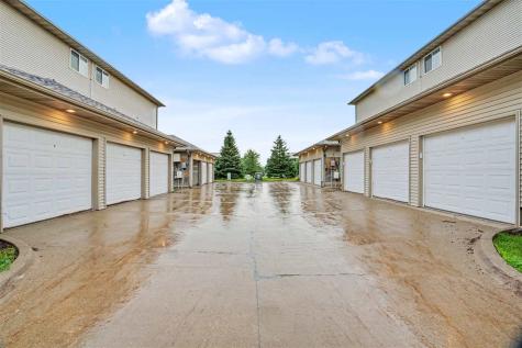 460 Bradley Place North Liberty IA 52317