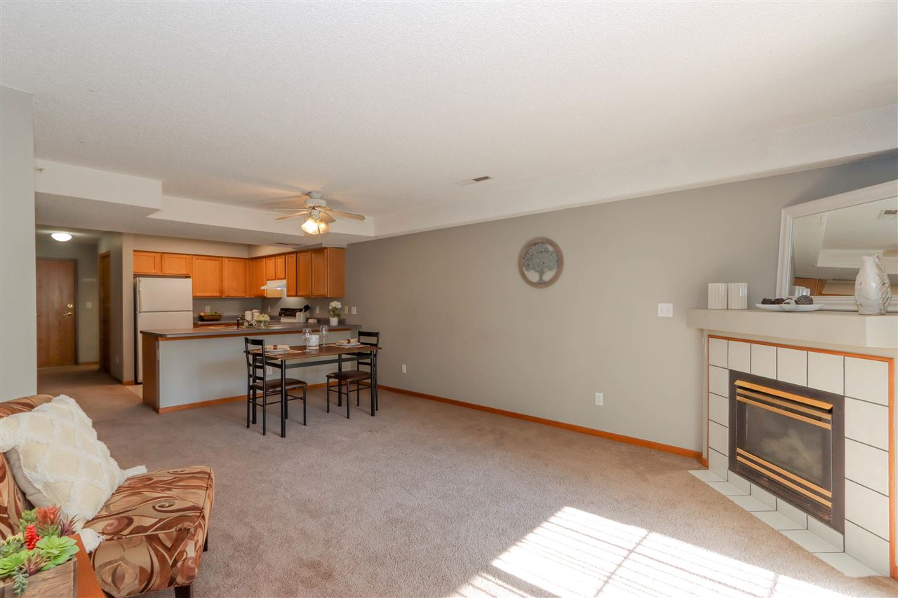 408 West Side Drive Iowa City IA 52246