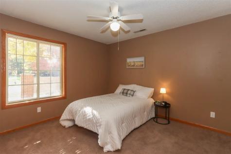 408 West Side Drive Iowa City IA 52246