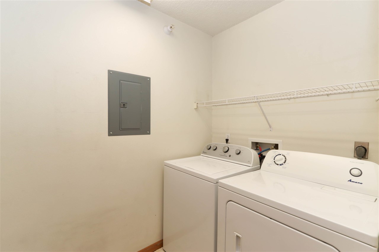 408 West Side Drive Iowa City IA 52246