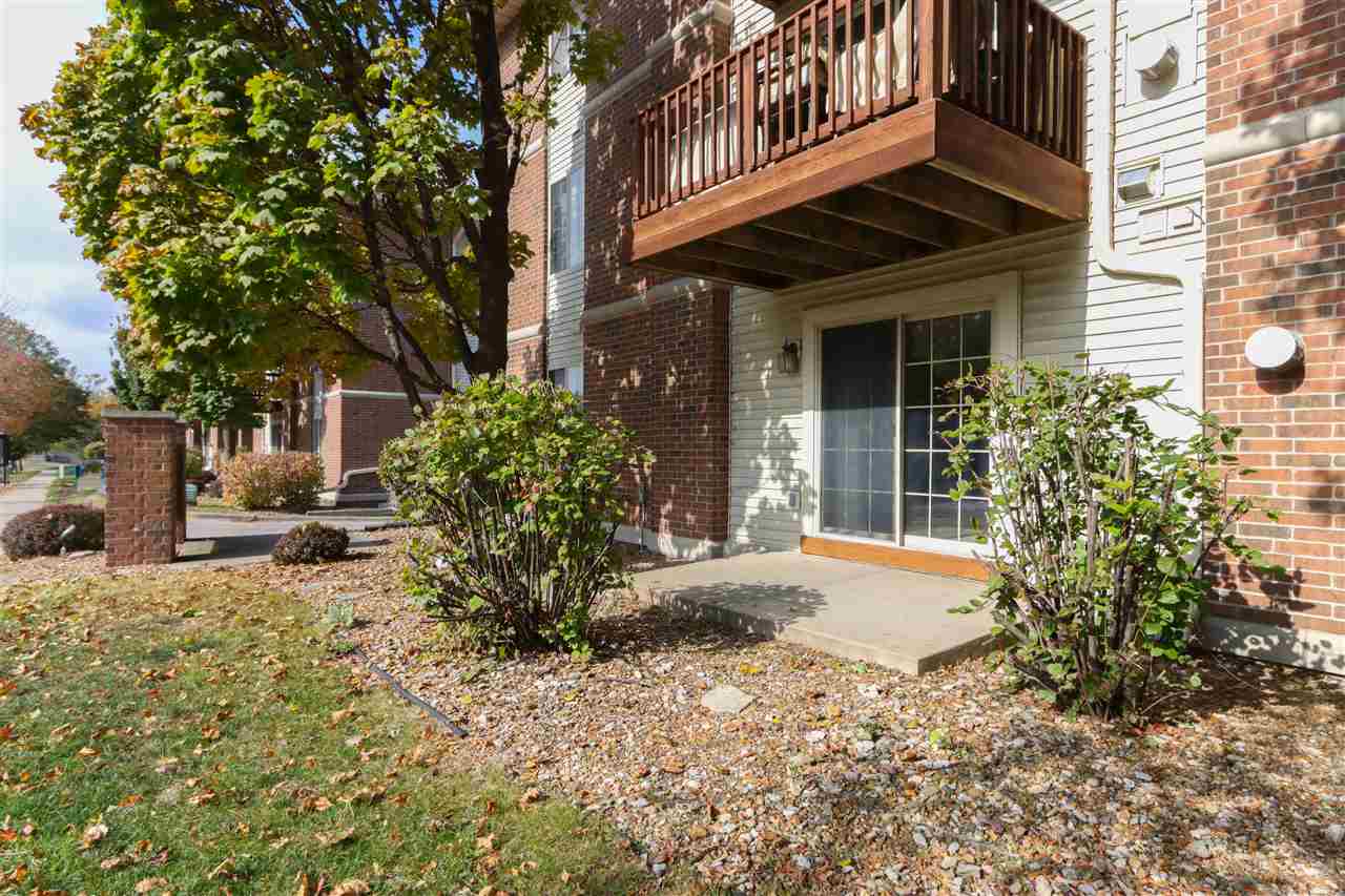 408 West Side Drive Iowa City IA 52246