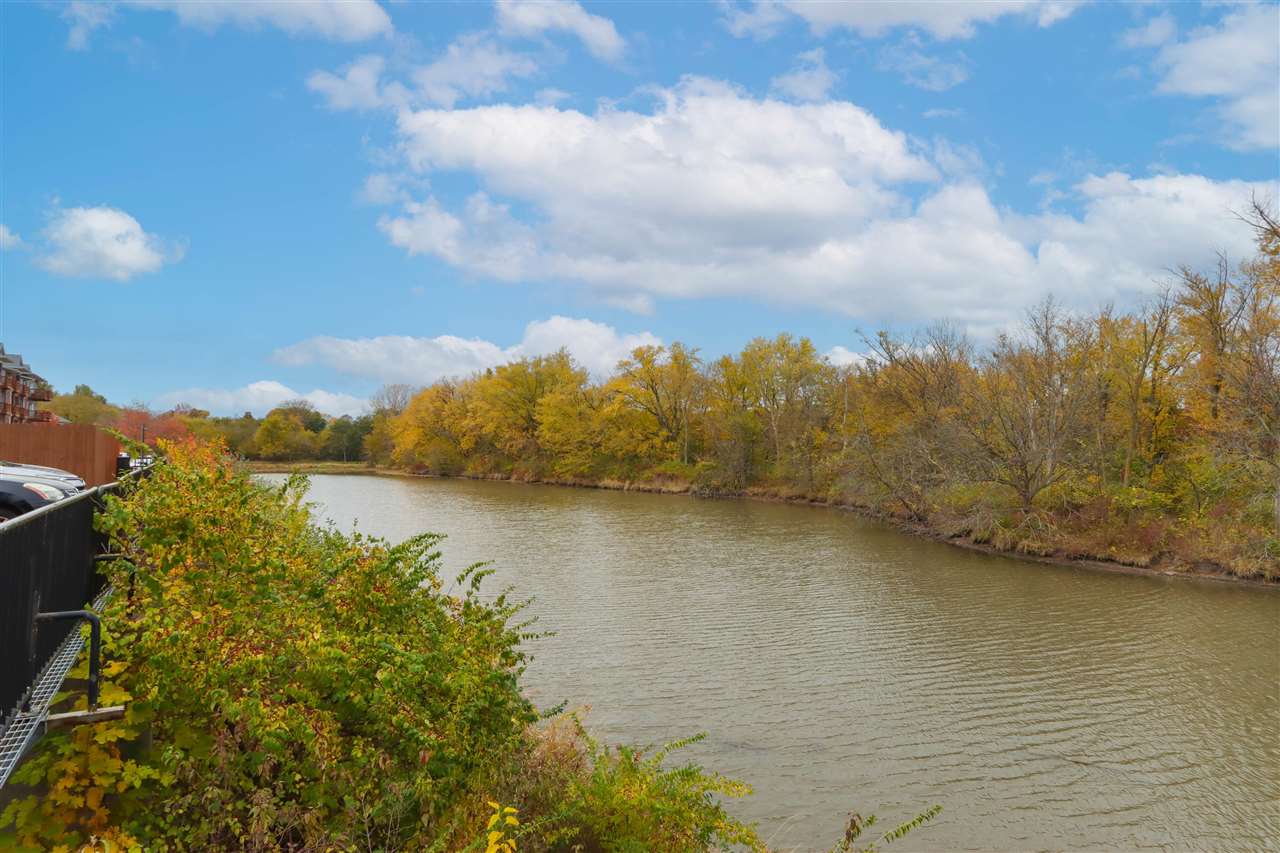 408 West Side Drive Iowa City IA 52246