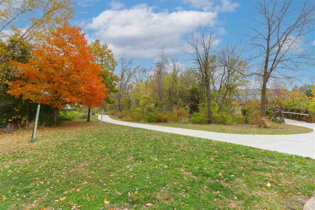 408 West Side Drive Iowa City IA 52246