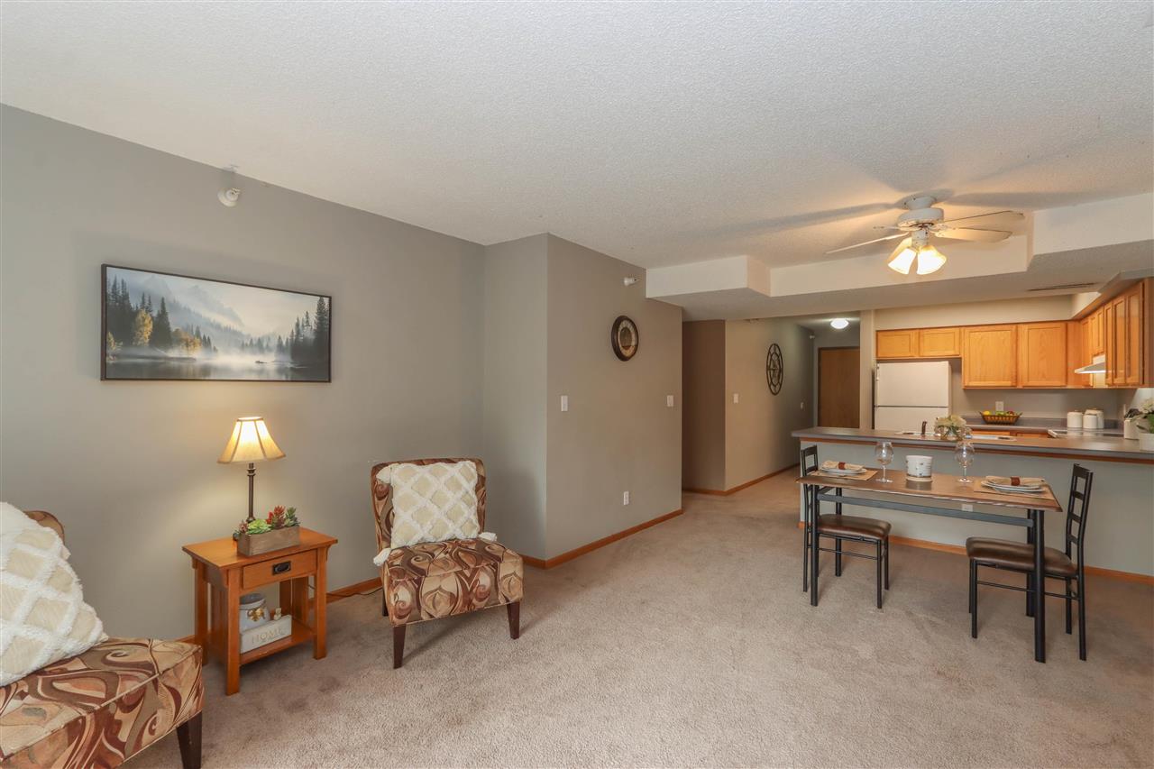 408 West Side Drive Iowa City IA 52246