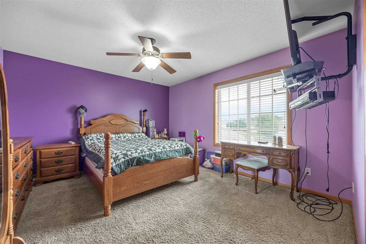 3502 Stoneview Circle SW Cedar Rapids IA 52404