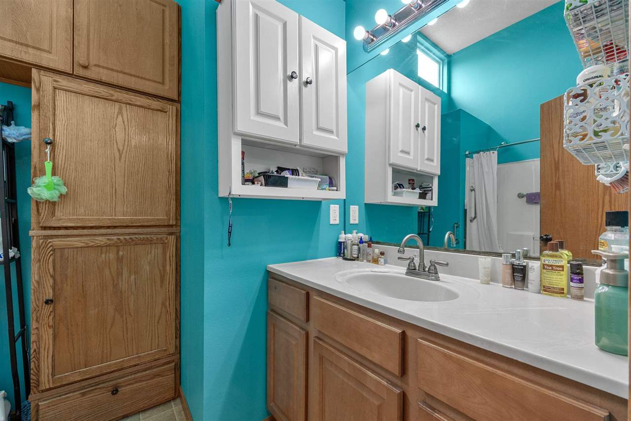 3502 Stoneview Circle SW Cedar Rapids IA 52404