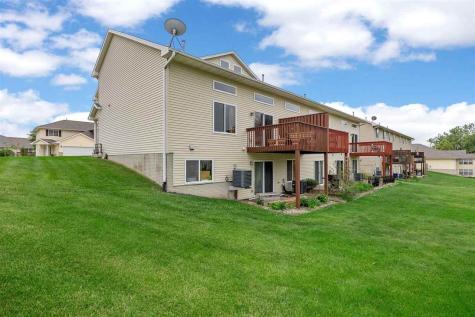 3502 Stoneview Circle SW Cedar Rapids IA 52404