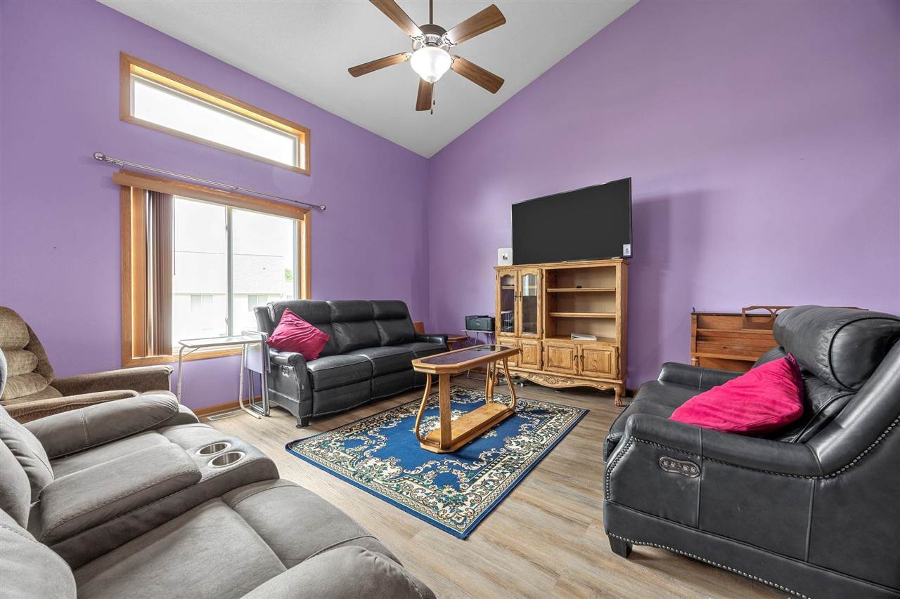 3502 Stoneview Circle SW Cedar Rapids IA 52404